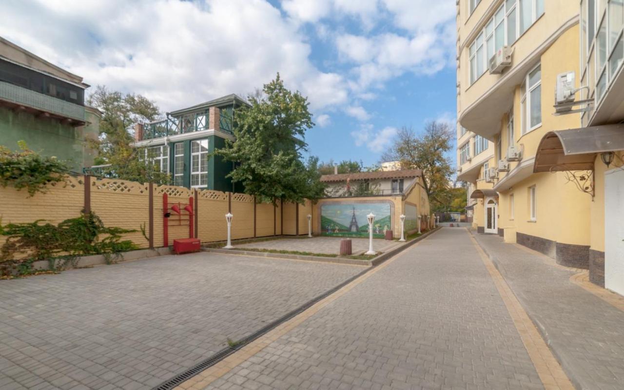 Стильная Квартира Возле Моря На Французском Бульваре Odesa Exterior photo